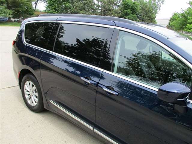 2017 Chrysler Pacifica Touring-L 4dr Mini-Van
